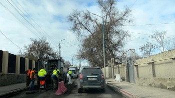 Новости » Общество: На Чкалова частично организовали реверсивное движение