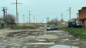 Новости » Общество: Жители Полевой просят разровнять дорогу