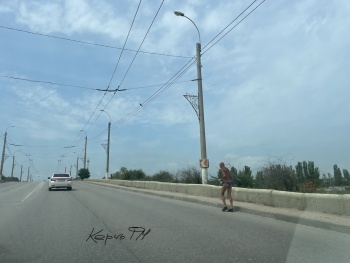 Новости » Общество: В Керчь вернулось лето: кроме теплой погоды есть еще один обязательный многолетний признак