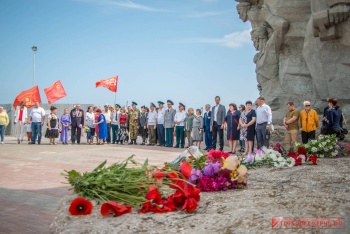 Новости » Общество: В Керчи вспоминали подвиг Подземного гарнизона в годовщину начала обороны Аджимушкая