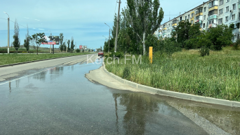 Новости » Общество: На Буденного произошел очередной порыв водовода