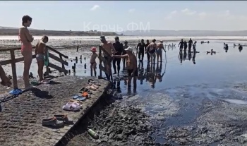 Новости » Общество: На Чокраке в этом году самая вязкая грязь, - керчане