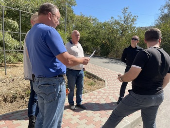 Новости » Общество: ОБЭП и республиканские эксперты приехали в Керчь по поводу проверки объектов благоустройства