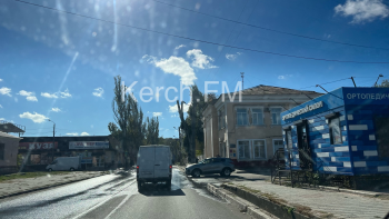 Новости » Общество: Водой затопило ул. Шлагбаумскую