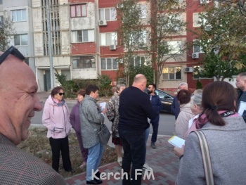 Новости » Общество: Брусаков и ко в традиционном диалоге прокатились по городу