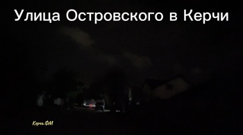 Новости » Общество: Может это ветерок в Керчи ветки колышет…
