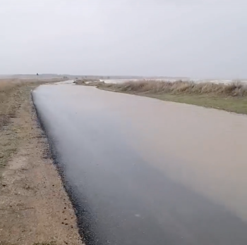 Новости » Общество: Еще одну дорогу под Керчью затопило море