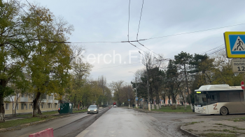 Новости » Общество: На Вокзальном шоссе начали снимать асфальт