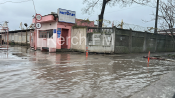 Новости » Общество: На ул. Кирова затопило участок дороги