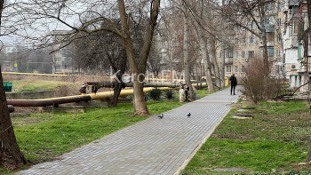 Новости » Общество: На Заречной приступили к утеплению труб