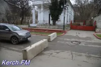 Новости » Общество: Завтра в Керчи перекроют улицу Театральную