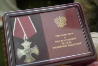 Новости » Общество: Родным погибшего в СВО керчанина Андрея Лапина вручили Орден Мужества