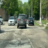 Новости » Общество: Дорога через ж/д переезд возле морского торгового порта - из числа долгожителей