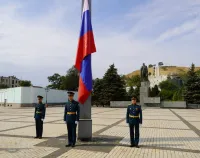 Новости » Общество: В Керчи в День Государственного флага РФ состоялась торжественная церемония