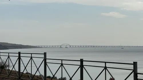 Новости » Общество: На Крымском мосту восстановили движение в направлении Керчи