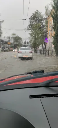 Новости » Общество: Дороги Керчи медленно уходят под воду