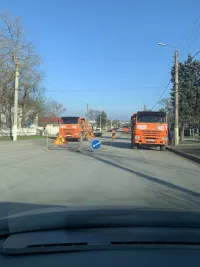 Новости » Общество: Сегодня в Керчи на Чкалова продолжались работы по замене коллектора