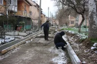 Новости » Общество: В Аршинцево начали благоустраивать несколько дворов