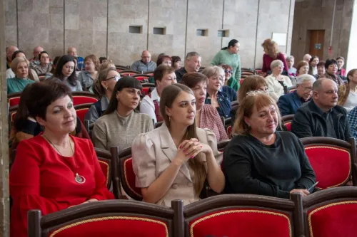 Сегодня Керчь чествует работников культуры