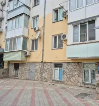 Новости » Криминал и ЧП: Трехлетний малыш выпал из окна многоквартирного дома в Крыму