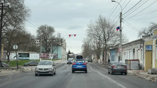 Новости » Общество: На участке дороги по ул. Свердлова уложили первый слой асфальта