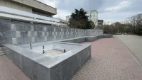 Новости » Общество: Восстановление фонтана у Дворца Пионеров в этом году не запланировано