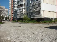 Новости » Общество: У Генерала Петрова, 14, в Керчи обещают сделать вместительную парковку