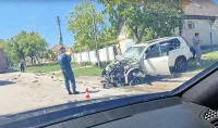 В Керчи столкнулись фура и кроссовер