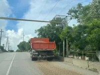 На Годыны из грузовика на дорогу высыпался щебень