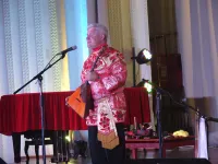 Человек-оркестр Алексей Баранюк выступил перед керчанами накануне Дня России