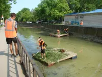 Новости » Общество: В Керчи начали чистить городскую речку Мелек-Чесме