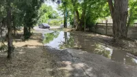 Новости » Коммуналка: Водоканал Керчи не реагирует на порыв на улице Петрухина