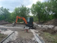 Новости » Общество: В Приморском парке Керчи делают боковые пешеходные зоны
