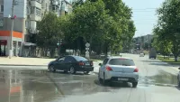 Новости » Коммуналка: На Фурманова-Горького дорога затоплена нечистотами