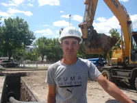 Новости » Общество: Для нового водовода под городской речкой в Керчи делают второй прокол