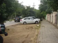 Новости » Общество: Мирошника, 26 в Керчи: требуется парковка
