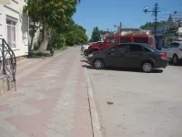 На улицах Козлова и Пролетарской в Керчи сделают новые тротуары