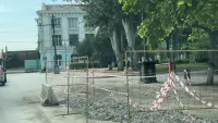 На Пролетарской водоканал на дороге оставил очередную яму