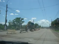 На дороге по Свердлова в Керчи сняли асфальт почти до Ворошиловского кольца