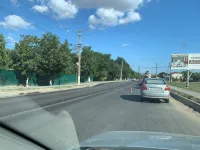 Новости » Общество: На Куль-Обинском шоссе в Керчи продолжают укладывать новый асфальт
