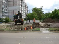По улице Ворошилова в Керчи также тянут новый водовод
