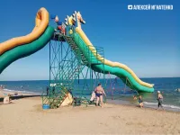 На горпляже в Керчи выявили нелегальные аттракционы