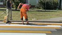 Безопасность на дорогах: возле школ в Керчи появляется новая разметка
