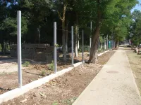 Новости » Общество: На территории керченского МСРЦН делают новое ограждение