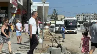 На платформе автовокзала Керчи начали демонтировать плитку
