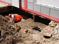 Новости » Общество: В районе рынка Сморжевского в Керчи тепловики усовершенствуют участок своих сетей