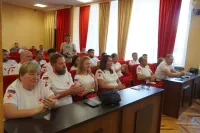 Новости » Общество: Керченским волонтерам, помогающим людям в очередях на Крымский мост, вручили городские награды
