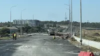 В Керчи на путепроводе через улицу Будённого начали укладывать асфальт