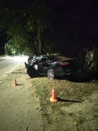 Новости » Криминал и ЧП: В Керчи подросток без прав за рулем Toyota Camry влетел в дерево