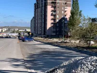 В районе Верхнего Солнечного в Керчи делают новые парковки и тротуары
